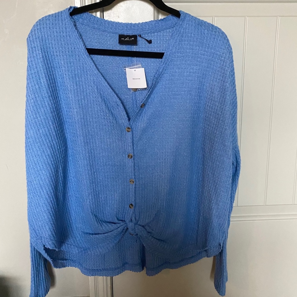 Front tie waffle top